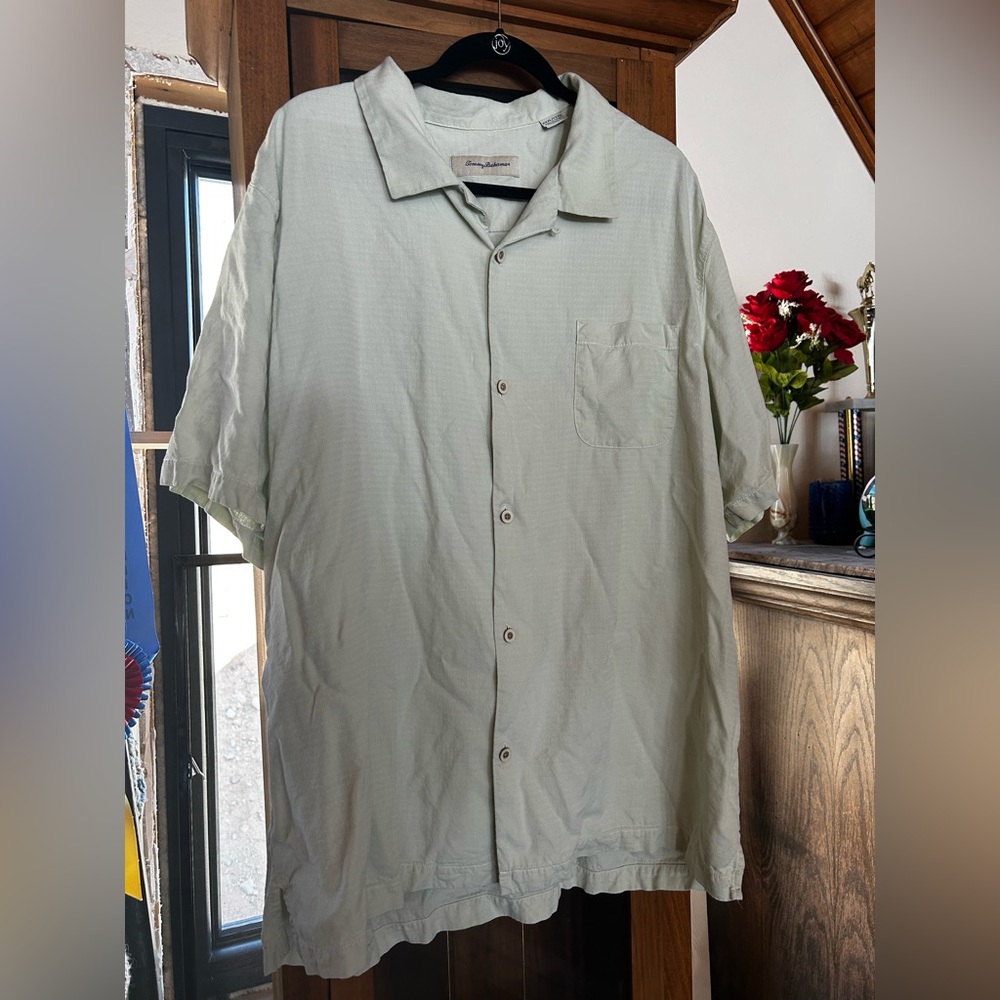 Tommy Bahama Mens Silk Button Down Shirt Checkered pattern